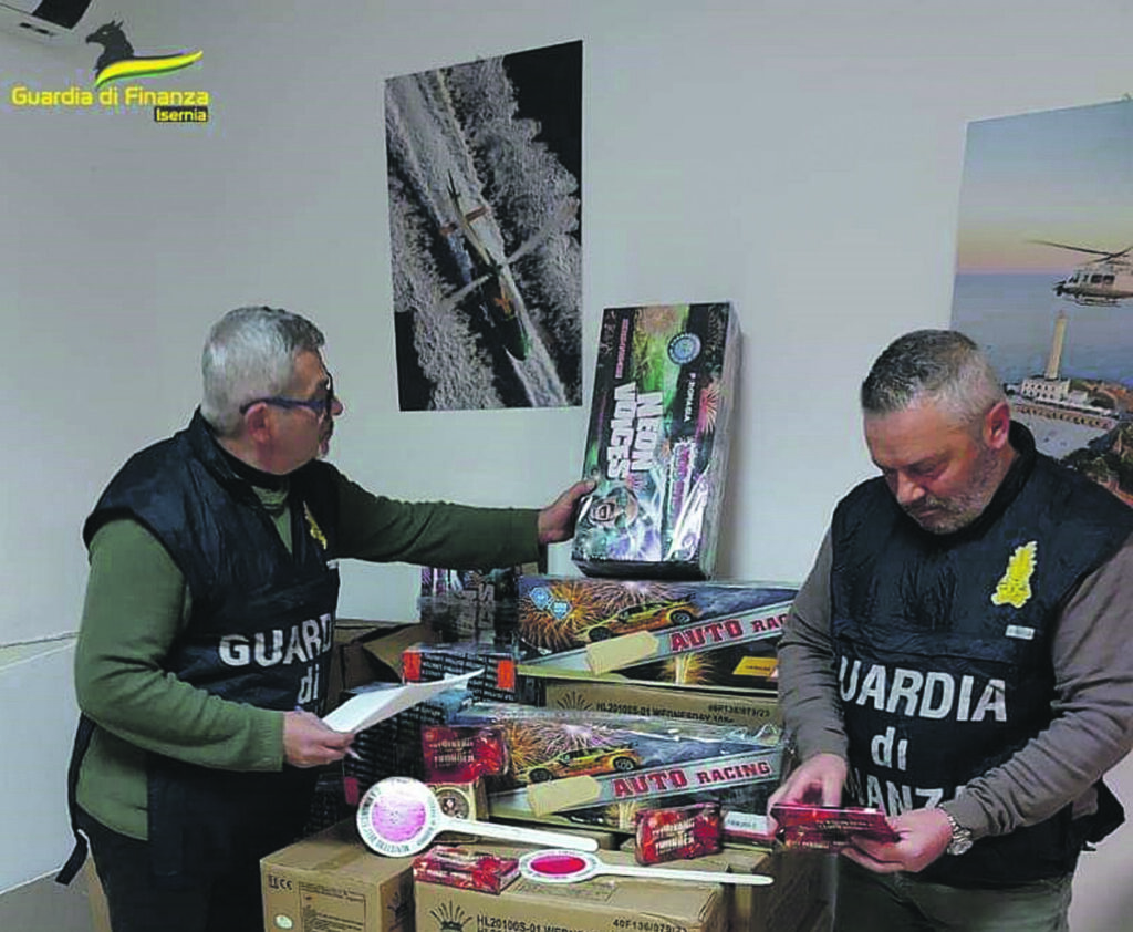 Isernia. Fuochi d’artificio illegali occultati fra le mozzarelle