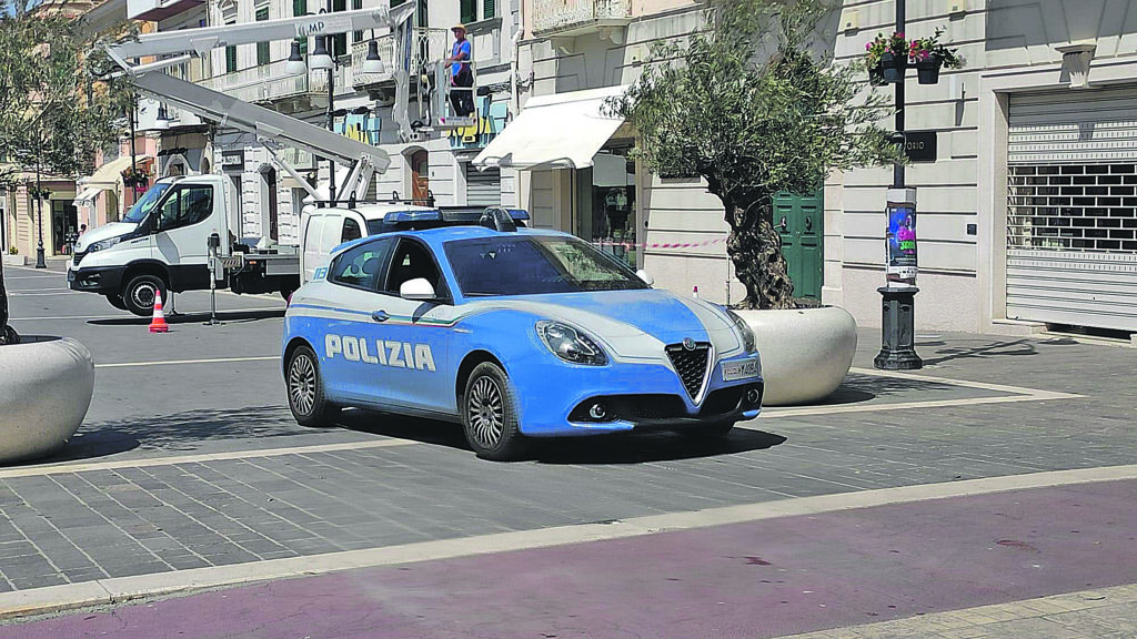 Termoli. Ruba nel supermercato e aggredisce gli agenti: arrestato