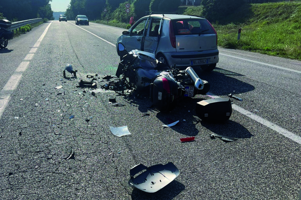 Castelpetroso. Scontro tra auto e moto, grave centauro campano