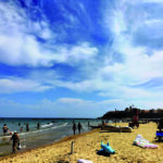 Ultima domenica d’agosto e caldo tropicale a caccia di refrigerio sulla spiaggia