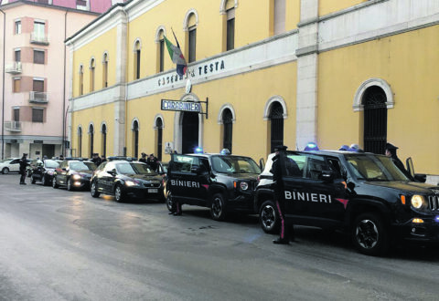 Campobasso. Non può avvicinarsi alla ex ma entra in casa di nascosto, arrestato