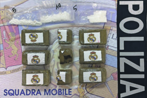 Campobasso. Hashish con il logo del Real Madrid pronto per lo spaccio, pusher finisce in manette