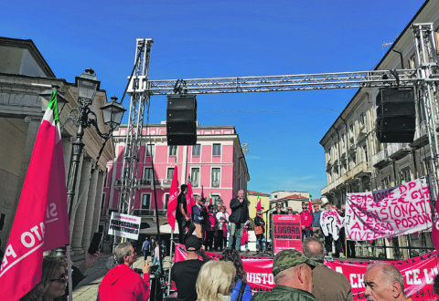 La rabbia dei pensionati, Cgil in piazza: manovra vergognosa