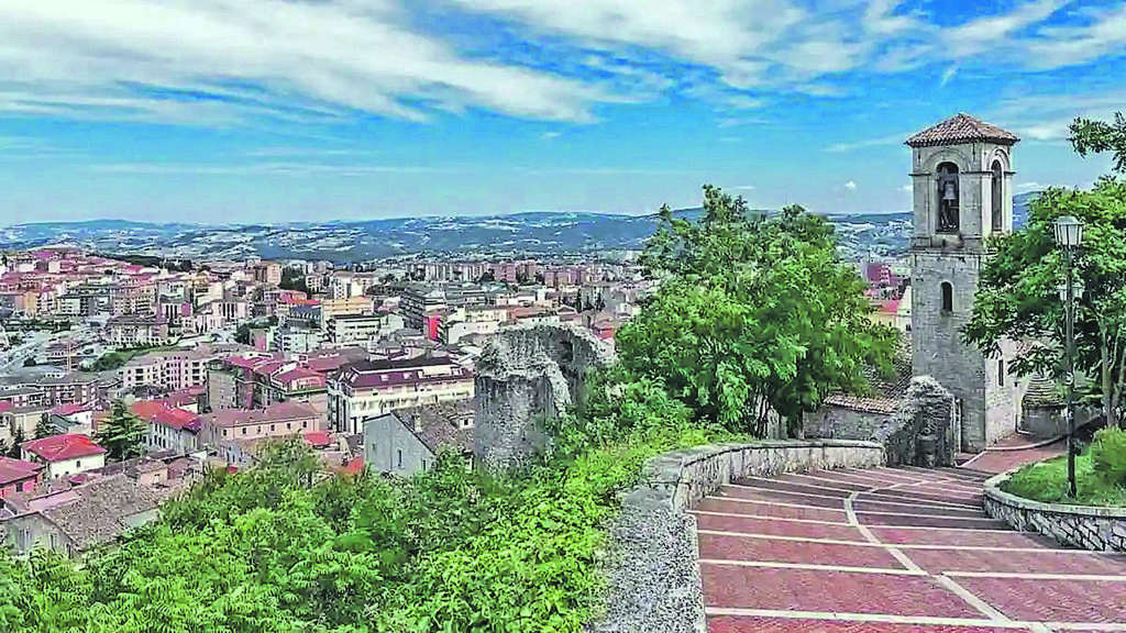 Molise, eterno chiaroscuro. Più sicuro ma con meno servizi: da qui si scappa…