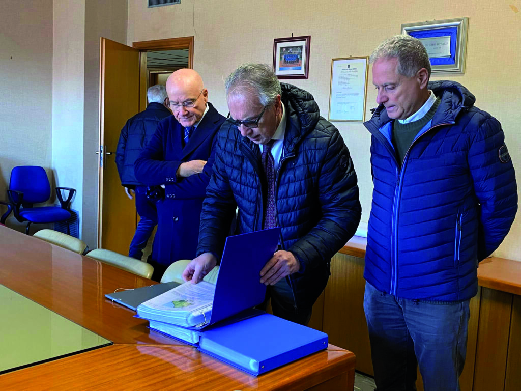 Isernia con l’Abruzzo, consegnate le firme per il referendum