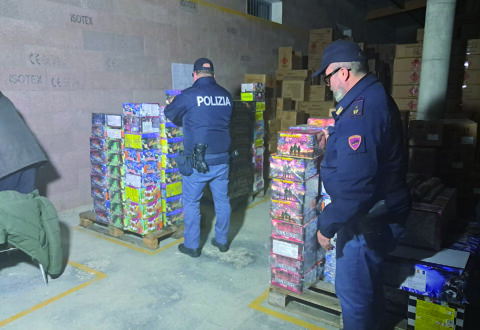 Martice. Un arsenale di fuochi d’artificio in un alimentari, tragedia sfiorata