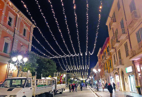 Campobasso. Albero e mercatino di Natale tornano in piazza Pepe