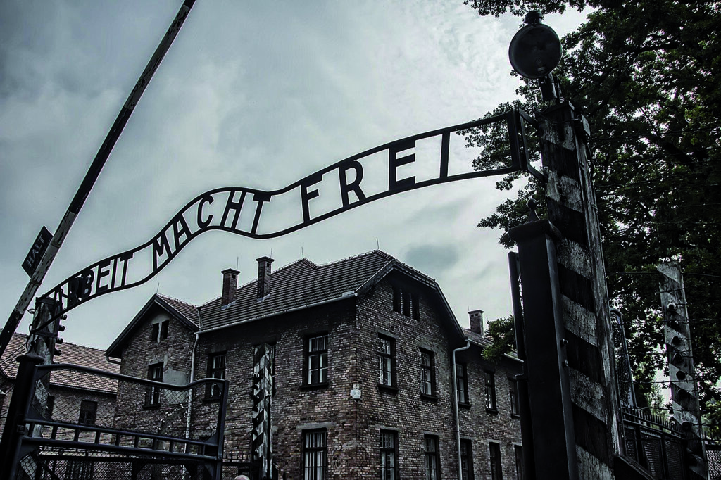 Shoah orrore assoluto, «il dovere della pace»