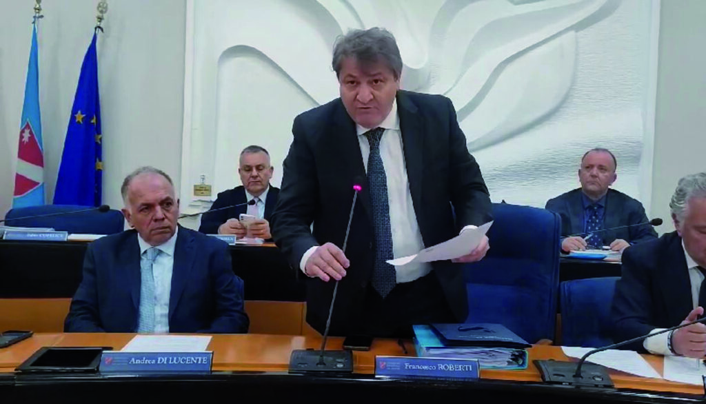 Roberti informa l’Aula, bagarre sull’inchiesta