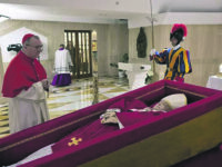 ‘Scomodo’ e amatissimo, l’omaggio a papa Francesco