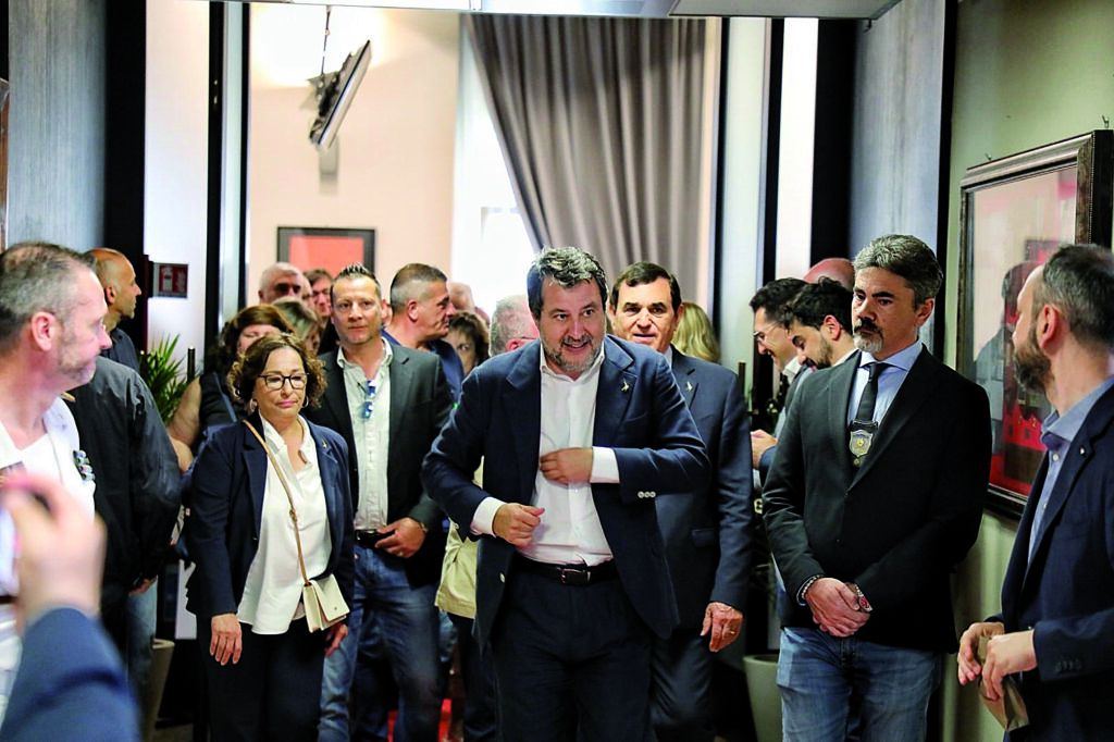 Salvini: «In estate torno per il viadotto Sente»