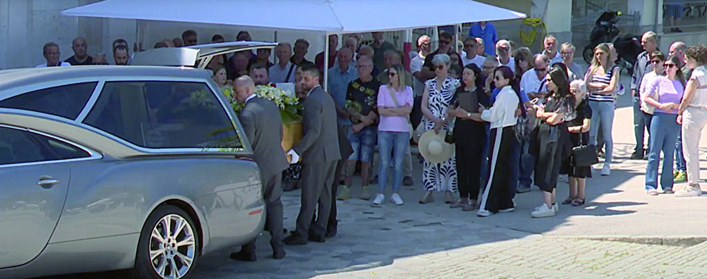 Campobasso. Lacrime e applausi, la città piange Adamo D’Aversa: addio al “gigante buono”