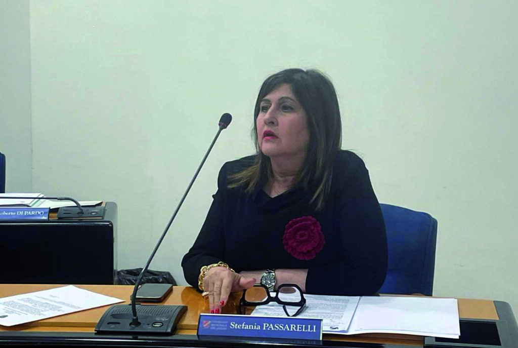 Riforma del piano sociale, Passarelli contrattacca: «Castrataro e Amendola meri esecutori di diktat»