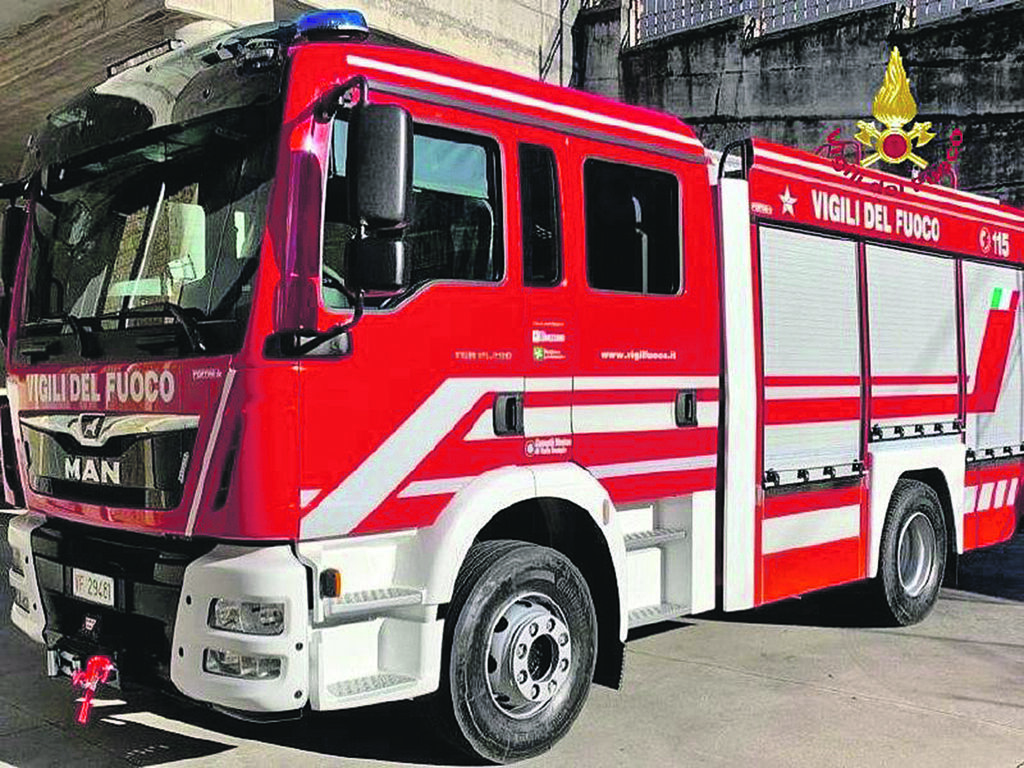Auto capotta sulla Bifernina: intervengono i Vigili del Fuoco