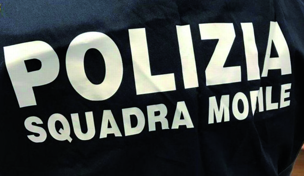 Aggredita nel parcheggio, Mobile sulle tracce dell’assalitore