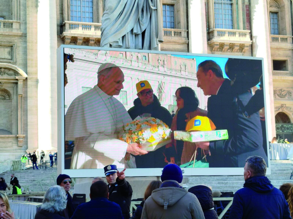 Pace e fratellanza, i fiori dell’Aipd a Roma da Papa Leone XIV