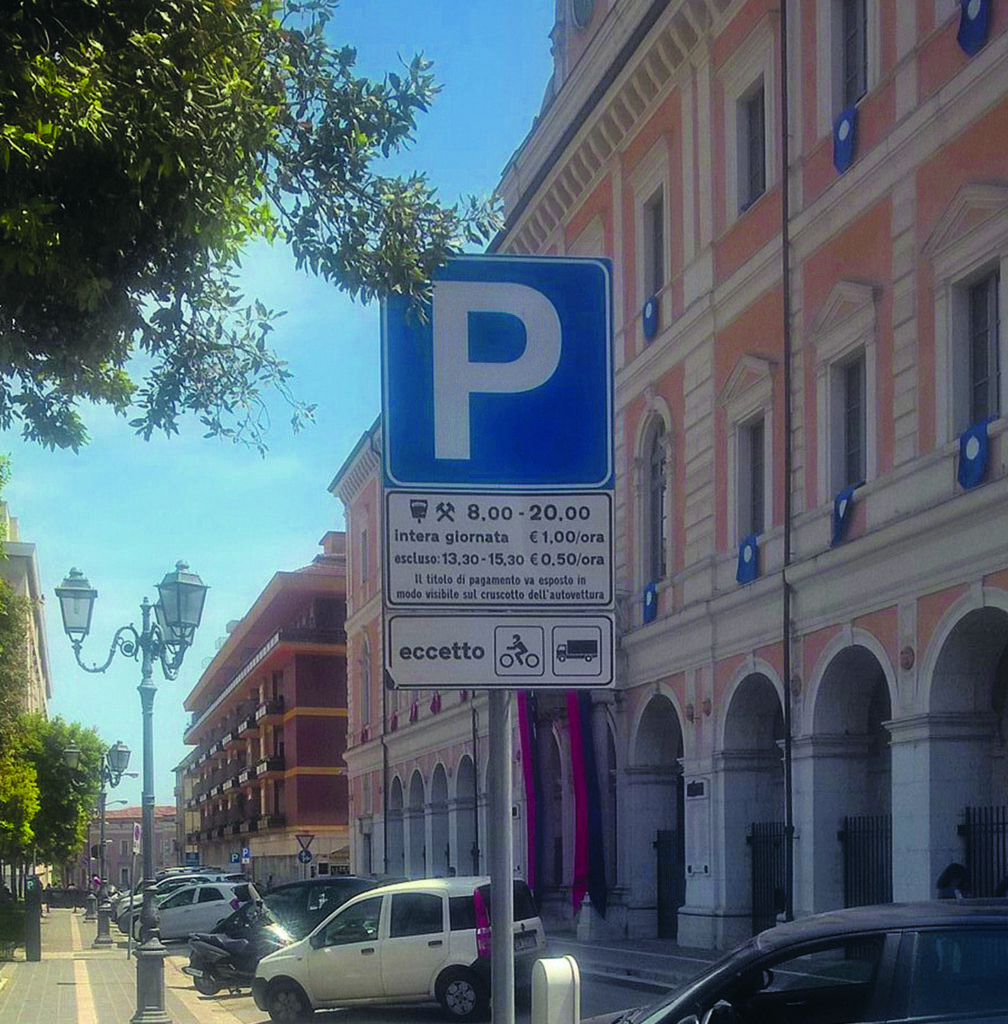 Sostegno al commercio, soste gratuite nei sabati di dicembre e nel periodo dei saldi