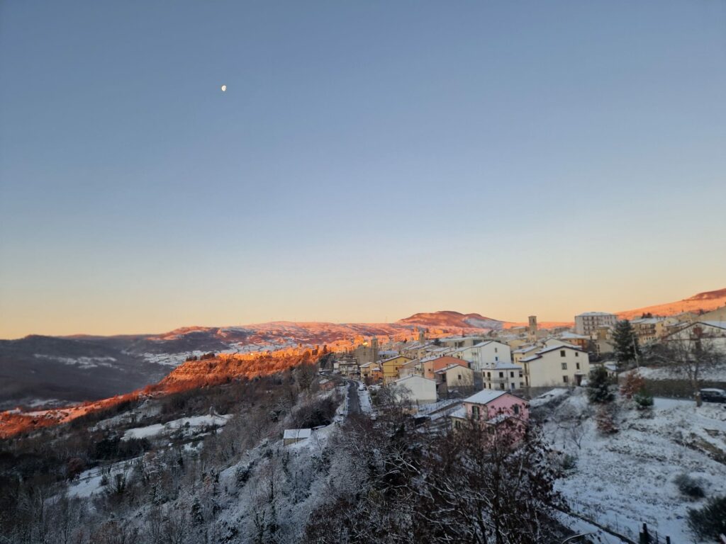 Alto Molise innevato tra disagi e paesaggi mozzafiato