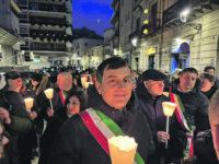 La protesta continua: Piero non smonta la tenda