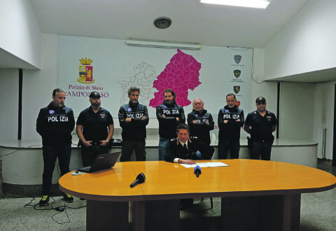 Traffico di droga alla luce del sole, centrale di spaccio con un chilo di eroina smantellata al Cep dalla Polizia