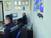 Truffe, otto persone denunciate dalla Mobile: sottratti 40mila euro