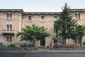 Villa Maria, venerdì presidio informativo e raccolta firme per salvare la clinica