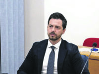 Greco torna all’attacco sugli ospedali: «Mentre chiudono reparti, spendono 60 milioni per servizi non sanitari»