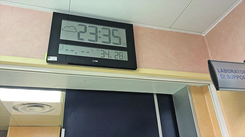 Climatizzatore ko, al Ps del Cardarelli si lavora con temperature tropicali