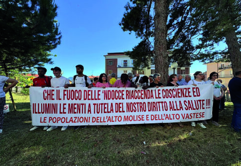 Caracciolo, riuscito il sit-in: Saia alza il livello di scontro
