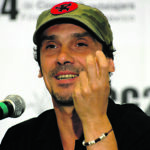 24/03/09 El cantante y activista social Manu Chau en rueda de prensa ofrecida el dia de hoy donde hablo de muchos temas entre ellos musica, politica y cine.