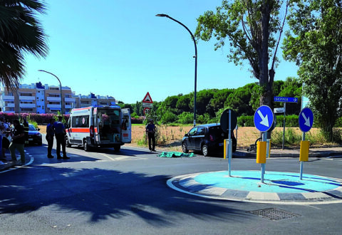 Travolto da un’auto mentre è in bici, muore operaio di 41 anni
