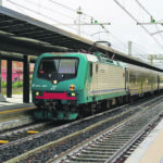 Paura a bordo del treno per Roma, controllore aggredito da un viaggiatore