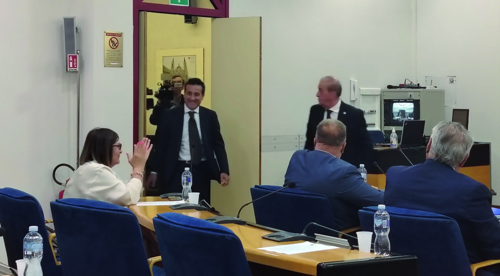 Fabrizio entra in Aula, Consiglio “infuocato”