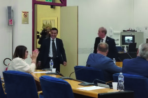 Fabrizio entra in Aula, Consiglio “infuocato”