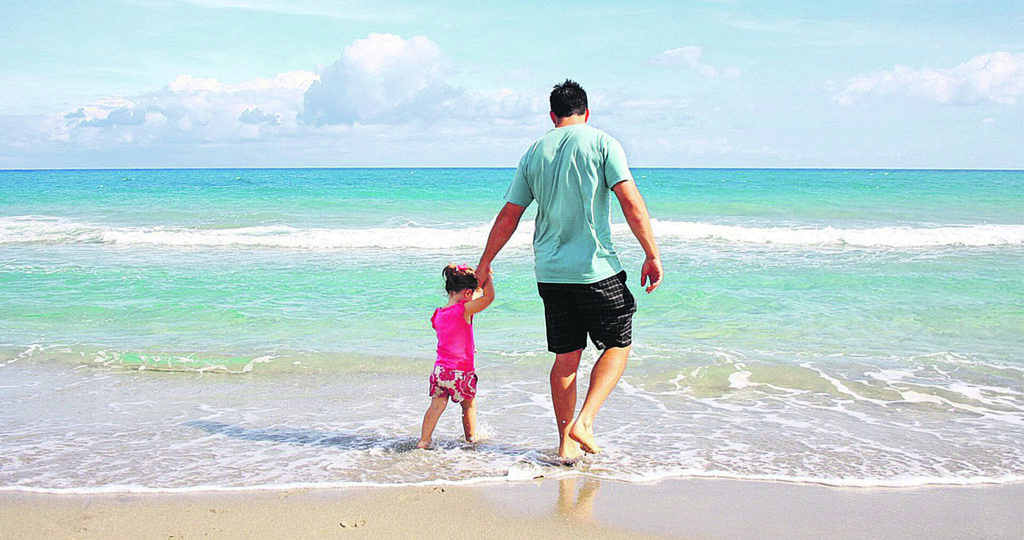 Le vacanze delle famiglie con figli piccoli… a casa, l’altra faccia della povertà