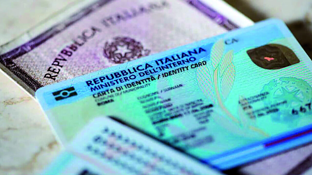 Carta d’identità cartacea, c’è  la proroga ma stop ai viaggi all’estero