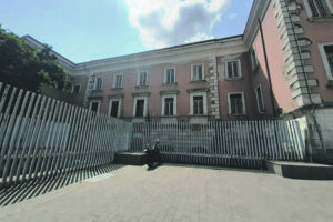 Notte di tensioni in carcere, arrivano i reparti speciali: dieci detenuti traferiti in altri penitenziari