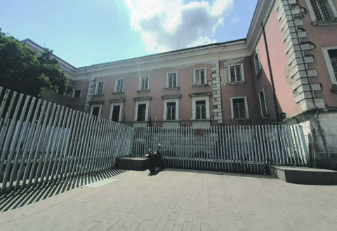 Notte di tensioni in carcere, arrivano i reparti speciali: dieci detenuti traferiti in altri penitenziari