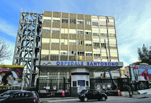 Travolto da un armadietto in un centro sportivo, migliorano le condizioni del bimbo di 8 anni