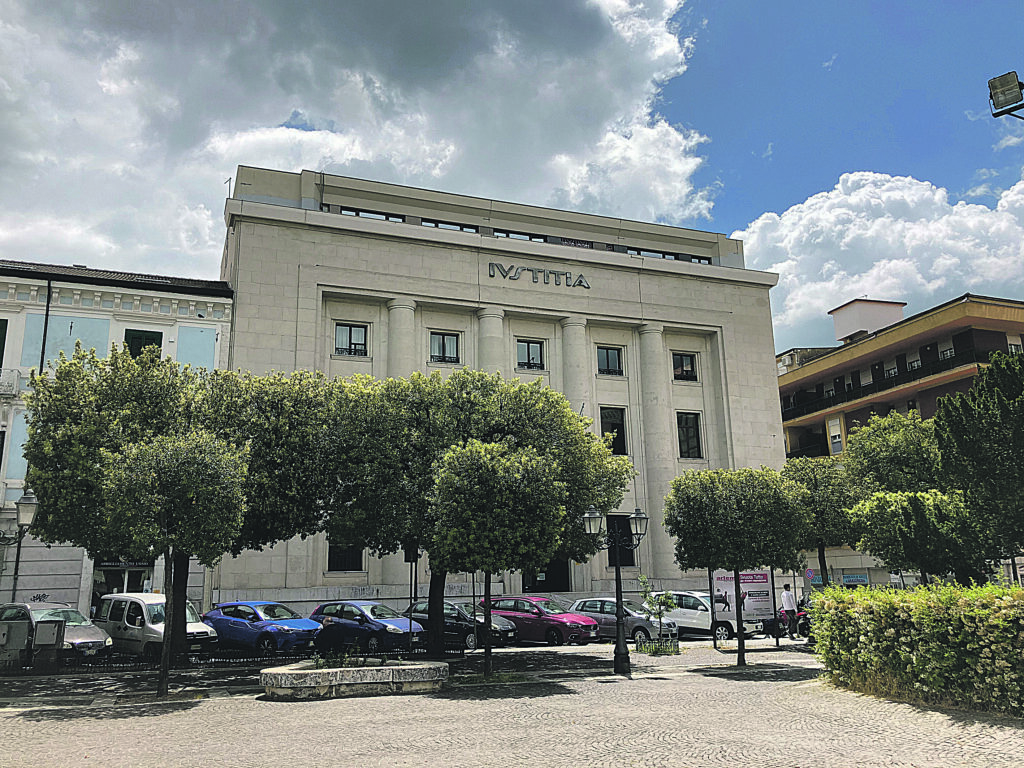 In auto con un chilo e mezzo di hashish, confermati i domiciliari