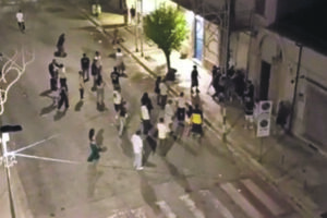 La notte gialla e l’ombra dell’inciviltà sulla sicurezza