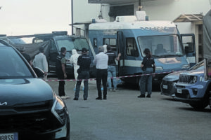 Trovato il vettore, ora l’inchiesta si concentra sul bersaglio