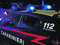Maxi rissa a pochi passi da piazza Municipio, intervengono i Carabinieri
