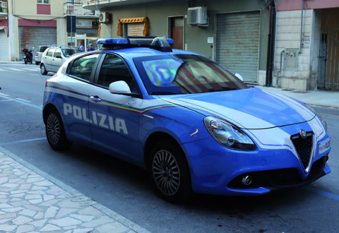 Termoli, minorenne trascinata in una zona appartata e palpeggiata