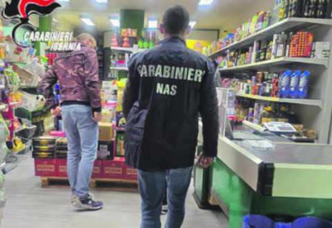Nas, sequestrati oltre 60 chili di alimenti non tracciati e sospesa un’attività
