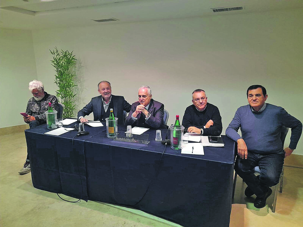 Centrodestra in conclave per il futuro della città, ma qualcosa scricchiola