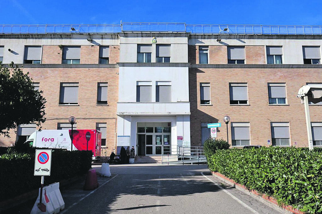 Termoli, medici aggrediti e ambulatorio devastato