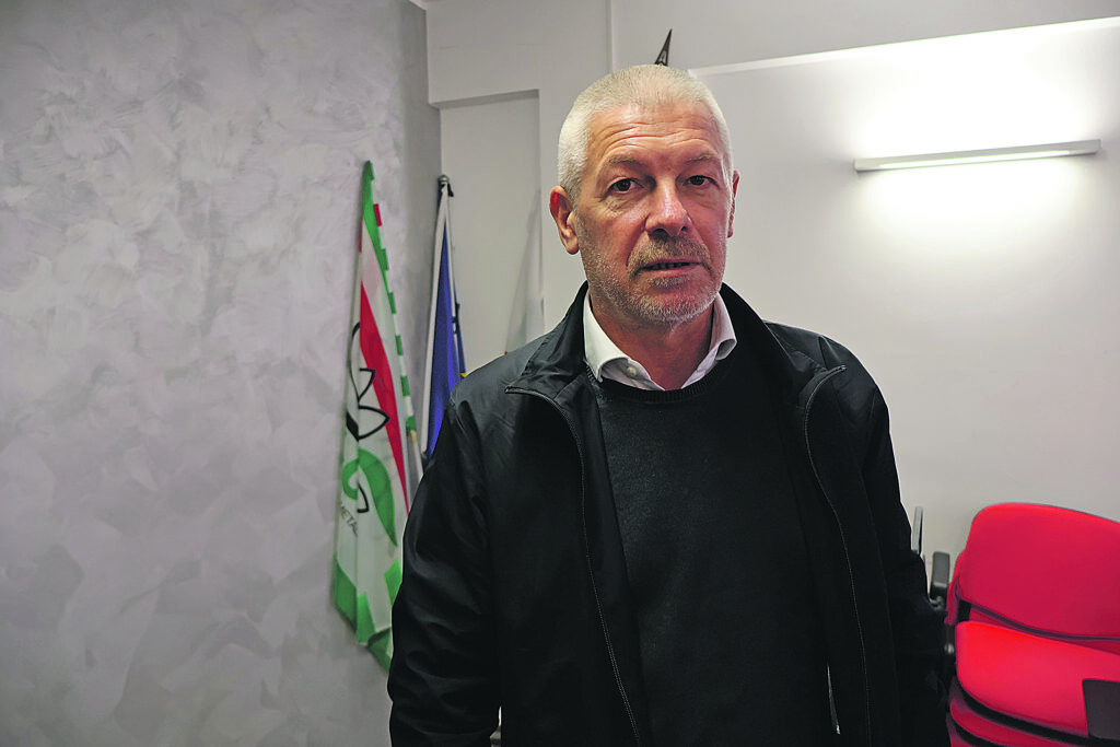 Stellantis, Uliano: «Cambio e motori Euro 7 non bastano»