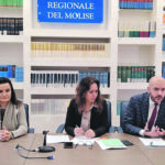 Muro del Pd che confida sulla Corte: «Prima le poltrone, altro che il Paese»