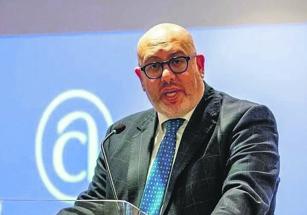 Viabilità, Di Lucente: «Strade impraticabili, Saia pensi a sistemarle»